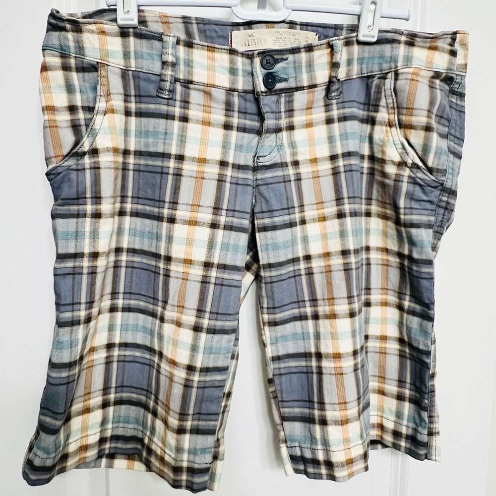 Hollister Plaid Shorts in Gray and Tan